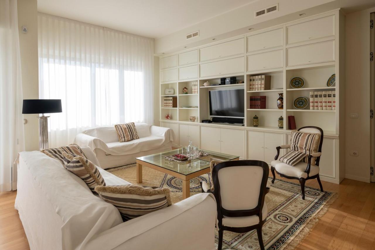 Casa Gramsci Luxury Apartment Pésaro Exterior foto